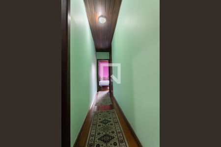 Casa à venda com 500m², 5 quartos e 4 vagas Casa à venda com 500m², 5 quartos e 4 vagasCorredor 3 Andar