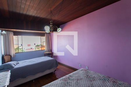 Casa à venda com 500m², 5 quartos e 4 vagas Casa à venda com 500m², 5 quartos e 4 vagasSuíte 1