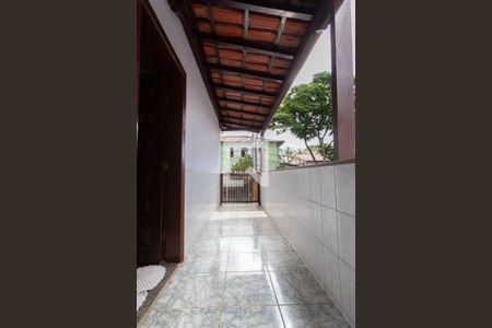 Casa à venda com 500m², 5 quartos e 4 vagas Casa à venda com 500m², 5 quartos e 4 vagasVaranda Sala de TV