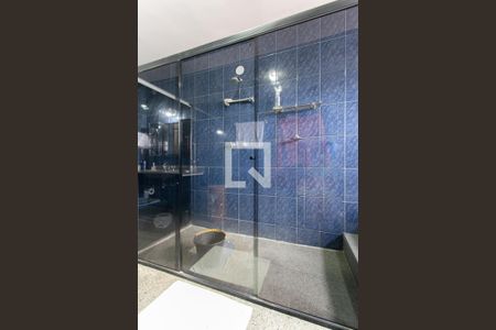 Casa à venda com 500m², 5 quartos e 4 vagas Casa à venda com 500m², 5 quartos e 4 vagasBanheiro da Suíte 1