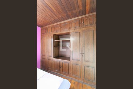 Casa à venda com 500m², 5 quartos e 4 vagas Casa à venda com 500m², 5 quartos e 4 vagasSuíte 2