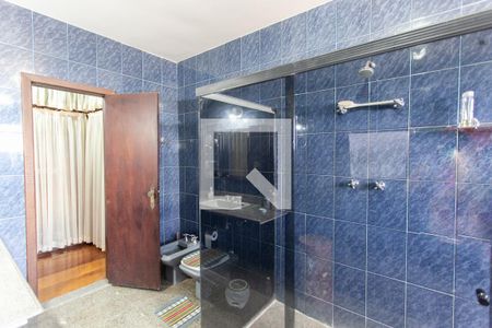 Casa à venda com 500m², 5 quartos e 4 vagas Casa à venda com 500m², 5 quartos e 4 vagasBanheiro da Suíte 1