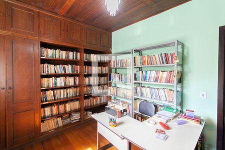 Casa à venda com 500m², 5 quartos e 4 vagas Casa à venda com 500m², 5 quartos e 4 vagasQuarto 1