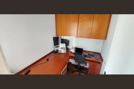 Apartamento à venda com 138m², 2 quartos e 3 vagas Apartamento à venda com 138m², 2 quartos e 3 vagasEscritório