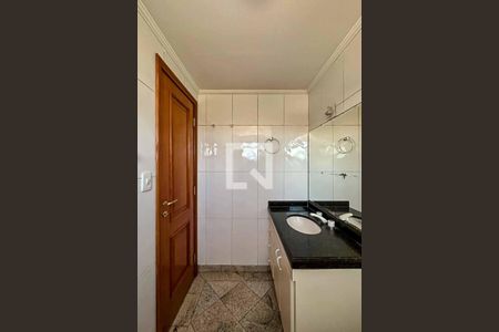 Apartamento à venda com 115m², 2 quartos e 3 vagasBanheiro do Quarto 1