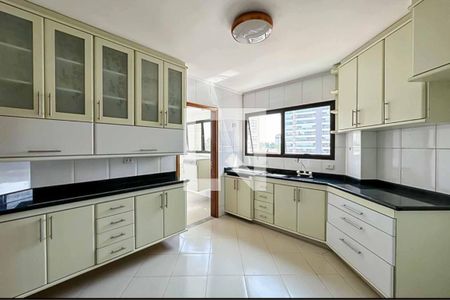 Apartamento à venda com 115m², 2 quartos e 3 vagasCozinha