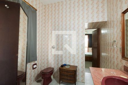 Casa à venda com 293m², 7 quartos e 6 vagasBanheiro da Suíte 2