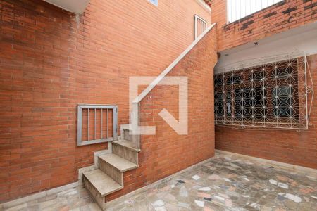 Casa à venda com 293m², 7 quartos e 6 vagasEscada