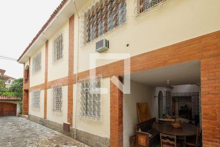 Casa à venda com 293m², 7 quartos e 6 vagasFachada