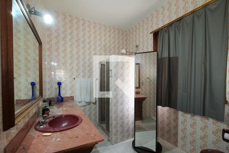 Casa à venda com 293m², 7 quartos e 6 vagasBanheiro da Suíte 2