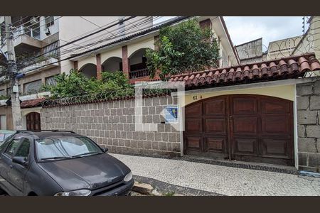 Casa à venda com 293m², 7 quartos e 6 vagasFachada