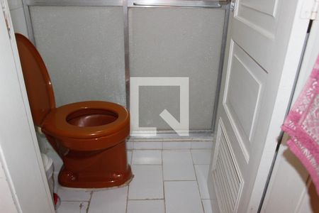 Casa à venda com 400m², 4 quartos e 3 vagasBanheiro da Suite 04