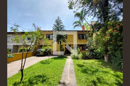 Casa à venda com 400m², 4 quartos e 3 vagasFachada