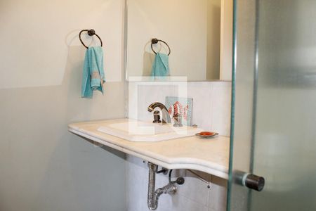 Casa à venda com 400m², 4 quartos e 3 vagasBanheiro suite 03