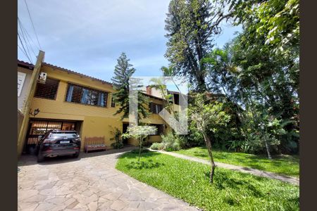 Casa à venda com 400m², 4 quartos e 3 vagasFachada