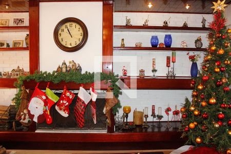 Sala de casa à venda com 4 quartos, 400m² em Cristal, Porto Alegre