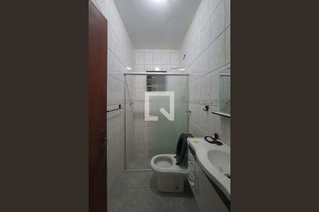 Banheiro de casa de condomínio para alugar com 1 quarto, 30m² em Vila Bancária Munhoz, São Paulo