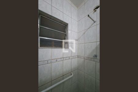 Banheiro de casa de condomínio para alugar com 1 quarto, 30m² em Vila Bancária Munhoz, São Paulo