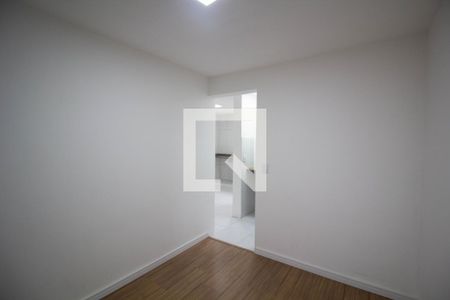 Quarto 2 de apartamento para alugar com 2 quartos, 46m² em Conjunto Residencial José Bonifácio, São Paulo