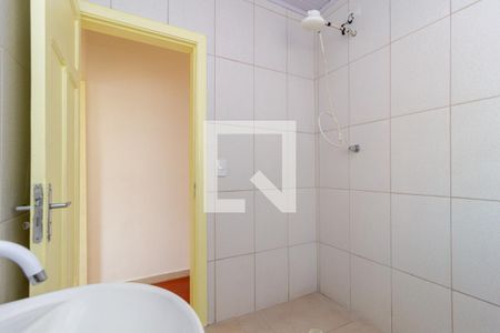 Banheiro de casa para alugar com 2 quartos, 50m² em Vila Regente Feijó, São Paulo