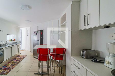 Casa à venda com 510m², 4 quartos e 4 vagasCozinha