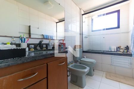 Apartamento à venda com 156m², 4 quartos e 3 vagasBanheiro da Suíte 02