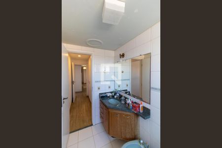 Apartamento à venda com 156m², 4 quartos e 3 vagasBanheiro da Suíte 02