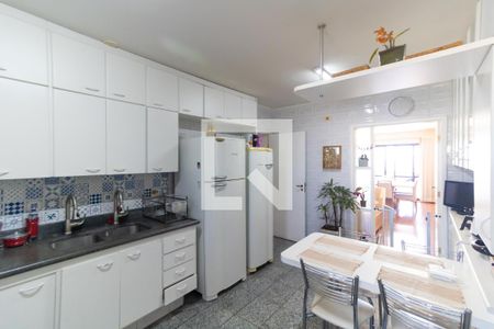 Apartamento à venda com 156m², 4 quartos e 3 vagasCozinha