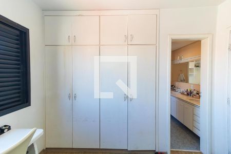 Apartamento à venda com 156m², 4 quartos e 3 vagasQuarto 02