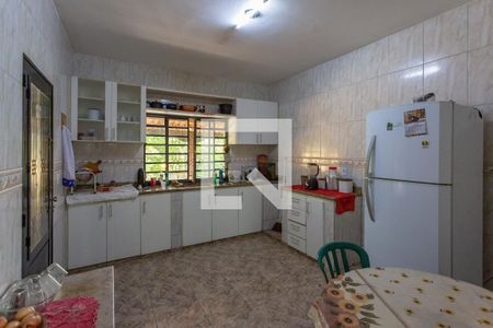Cozinha de casa à venda com 3 quartos, 300m² em Milionários, Belo Horizonte