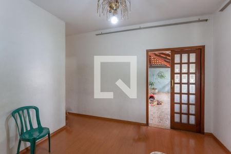 Casa à venda com 300m², 3 quartos e 4 vagasSala 2