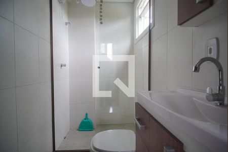 Banheiro de kitnet/studio para alugar com 1 quarto, 27m² em Pátria Nova, Novo Hamburgo
