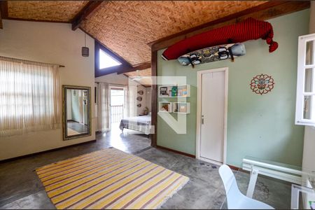 Casa de condomínio à venda com 300m², 3 quartos e 2 vagasSuite