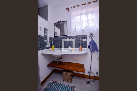 Casa de condomínio à venda com 300m², 3 quartos e 2 vagasBanheiro