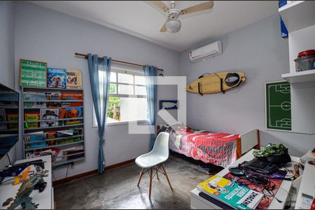 Quarto de casa de condomínio à venda com 3 quartos, 300m² em Itaipu, Niterói