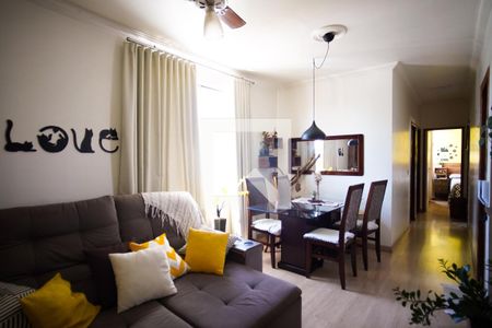 Sala de apartamento para alugar com 3 quartos, 65m² em São João Batista, Belo Horizonte