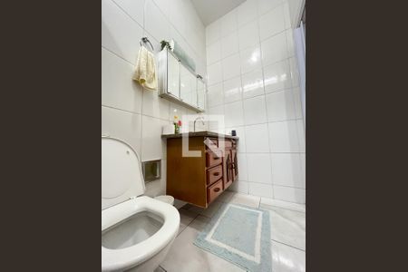 Casa à venda com 118m², 2 quartos e 2 vagasBanheiro