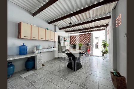 Casa à venda com 118m², 2 quartos e 2 vagasQuintal