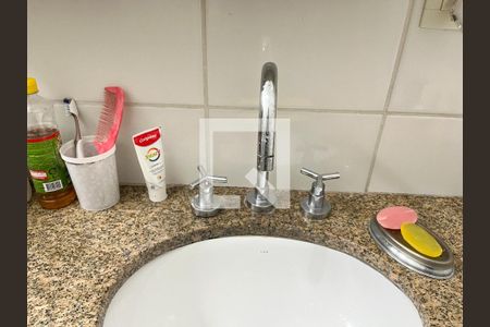 Casa à venda com 118m², 2 quartos e 2 vagasBanheiro