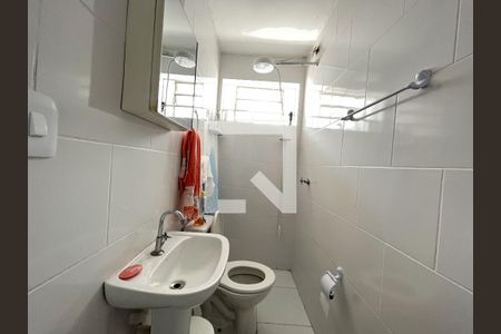 Casa à venda com 118m², 2 quartos e 2 vagasBanheiro de serviço