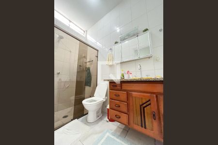 Casa à venda com 118m², 2 quartos e 2 vagasBanheiro