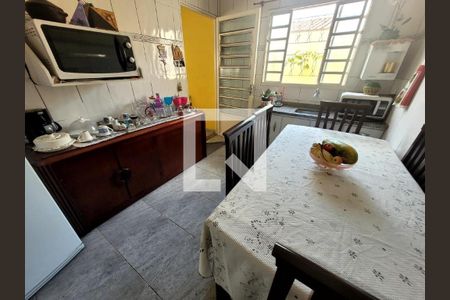 Casa à venda com 122m², 3 quartos e 2 vagas