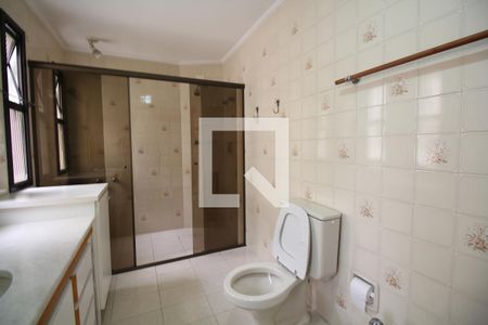 Apartamento à venda com 205m², 4 quartos e 4 vagasBanheiro da Suíte 1