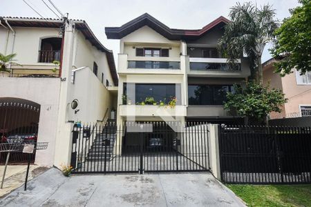 Casa à venda com 197m², 3 quartos e 4 vagasFachada