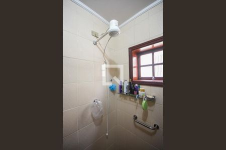 Casa à venda com 197m², 3 quartos e 4 vagasChuveiro do Banheiro da Suíte 