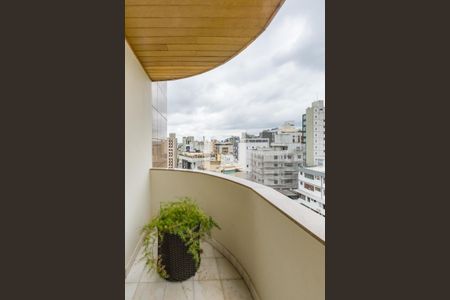 Apartamento à venda com 340m², 4 quartos e 4 vagasVaranda da Sala