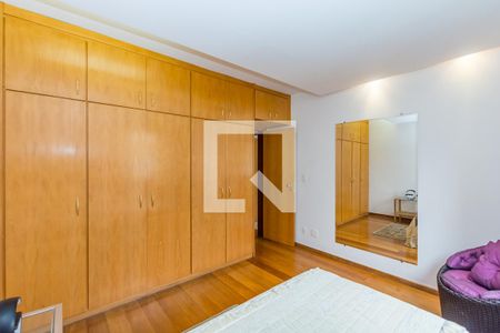 Apartamento à venda com 340m², 4 quartos e 4 vagasQuarto 2