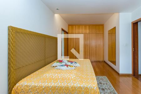 Apartamento à venda com 340m², 4 quartos e 4 vagasSuíte 1