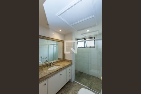 Apartamento à venda com 340m², 4 quartos e 4 vagasBanheiro Social