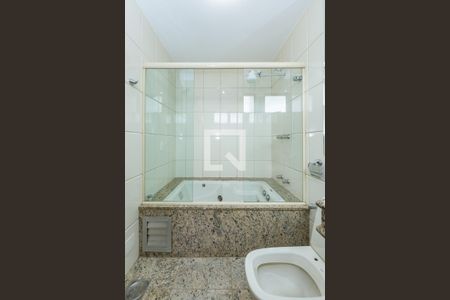 Apartamento à venda com 340m², 4 quartos e 4 vagasBanheiro da Suíte 2